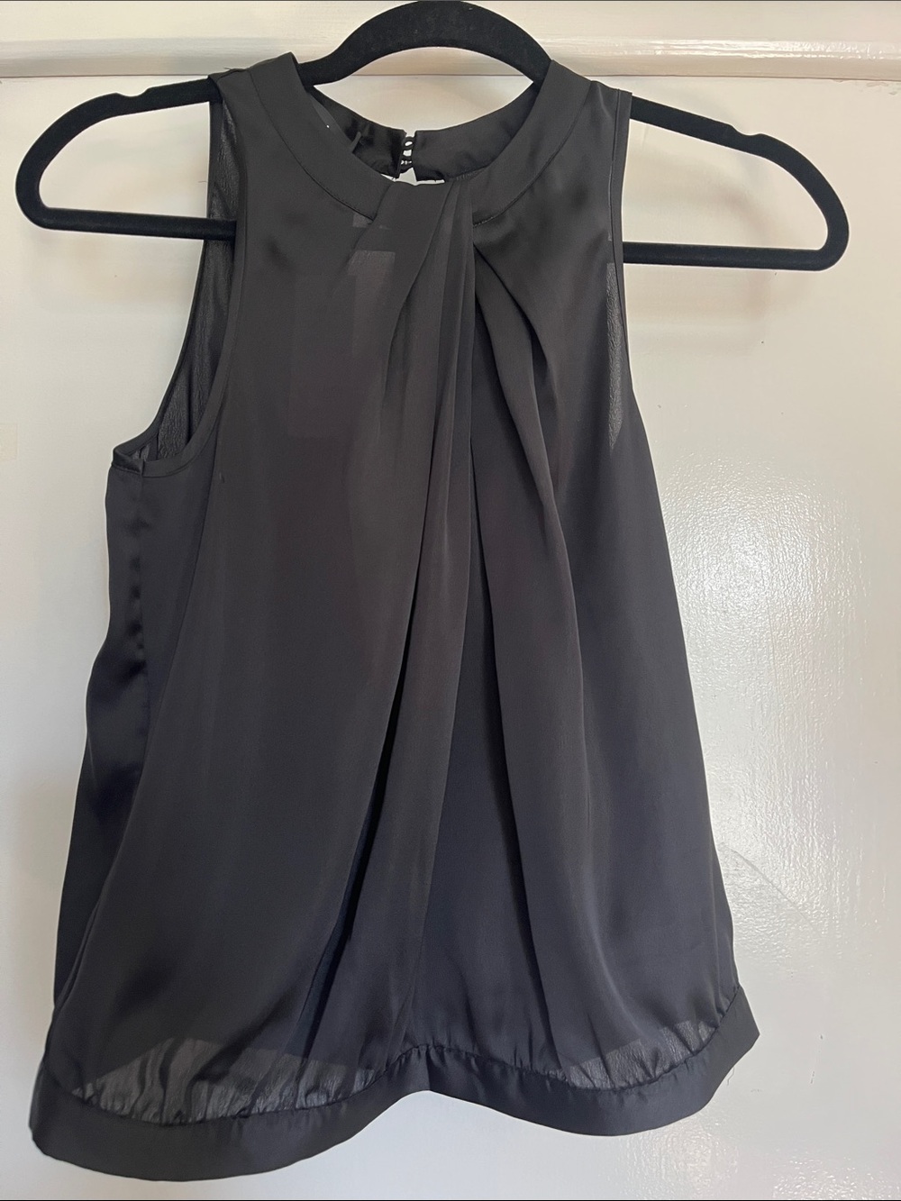 bebe Black Pleated Sleeveless Chiffon Camisole